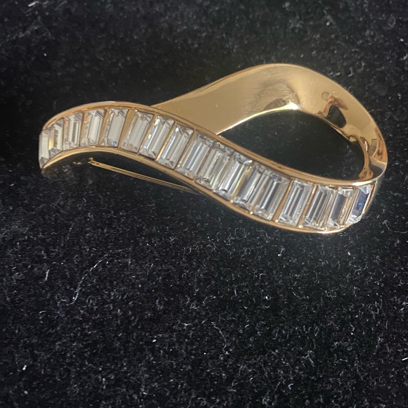 Swarovski Signature Matching Brooch and Earrings - Picture 2 of 5